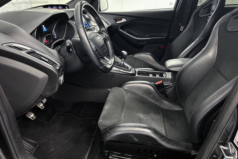 Vehicle Image 32