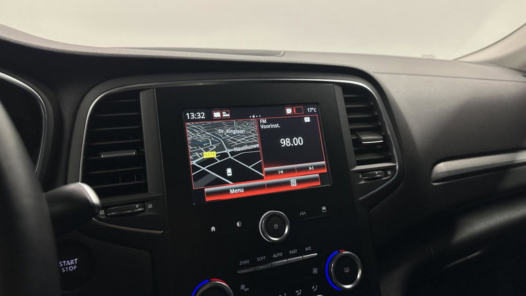 Vehicle Image 32