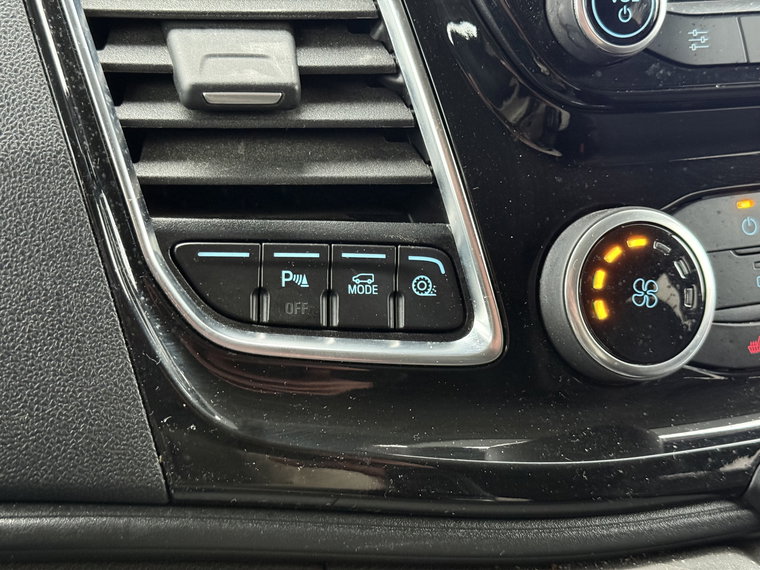 Vehicle Image 32