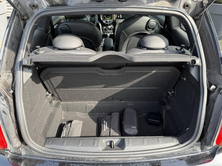 Vehicle Image 33