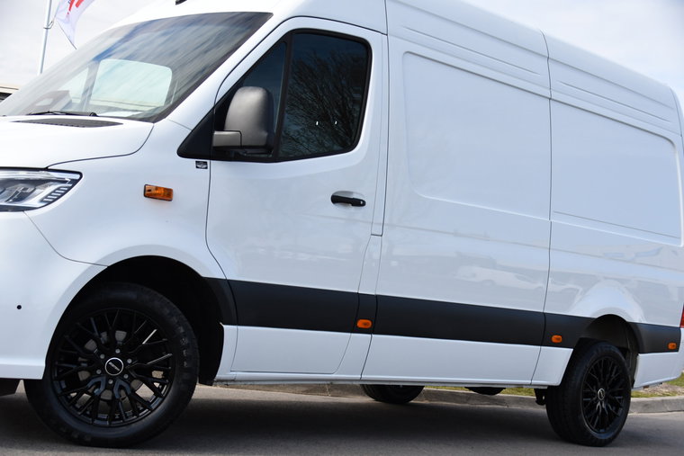 Vehicle Image 33