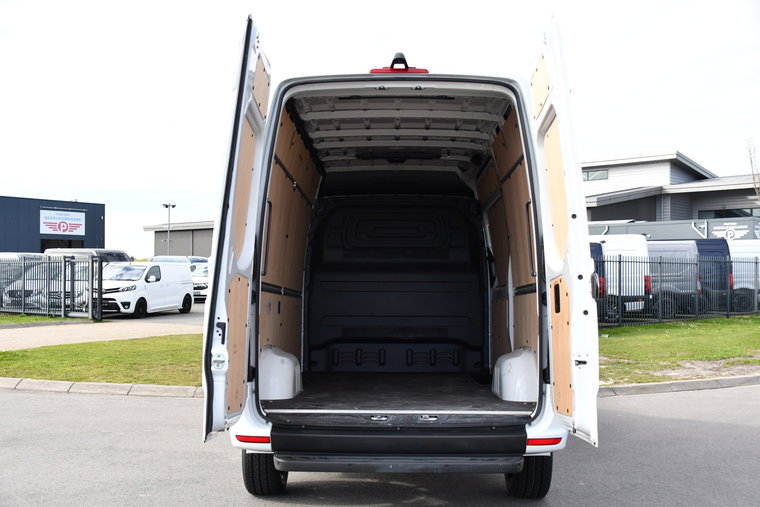 Vehicle Image 35