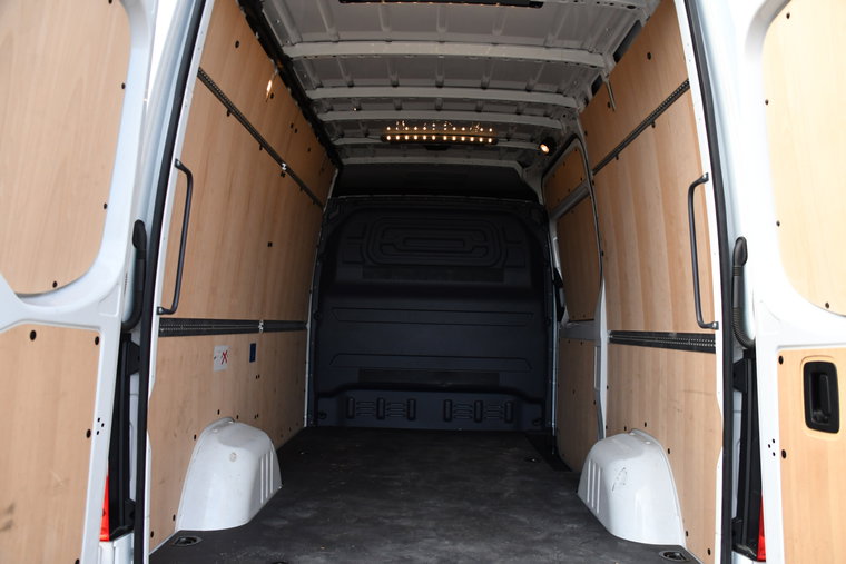 Vehicle Image 36