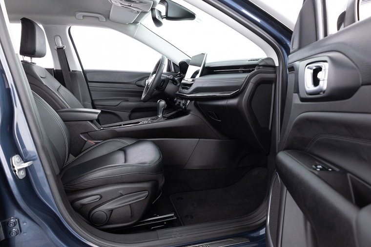 Vehicle Image 6