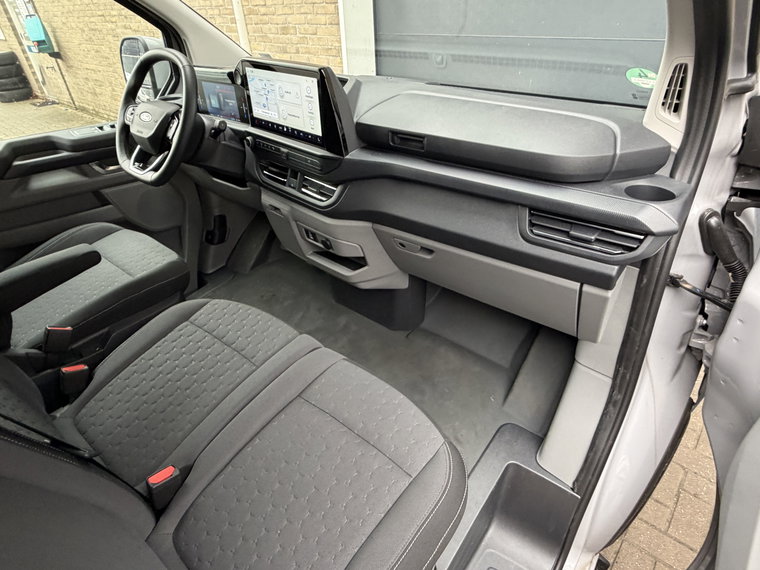 Vehicle Image 33