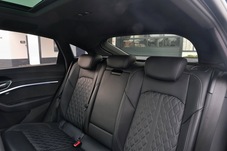 Vehicle Image 33