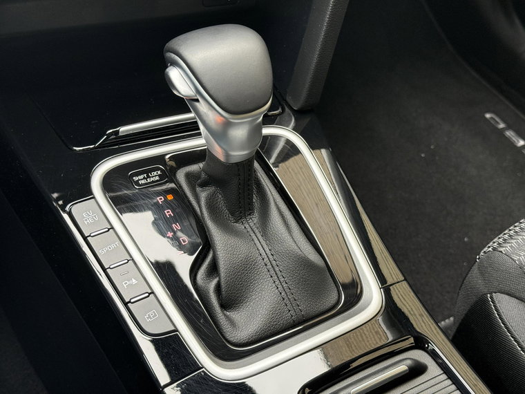 Vehicle Image 23