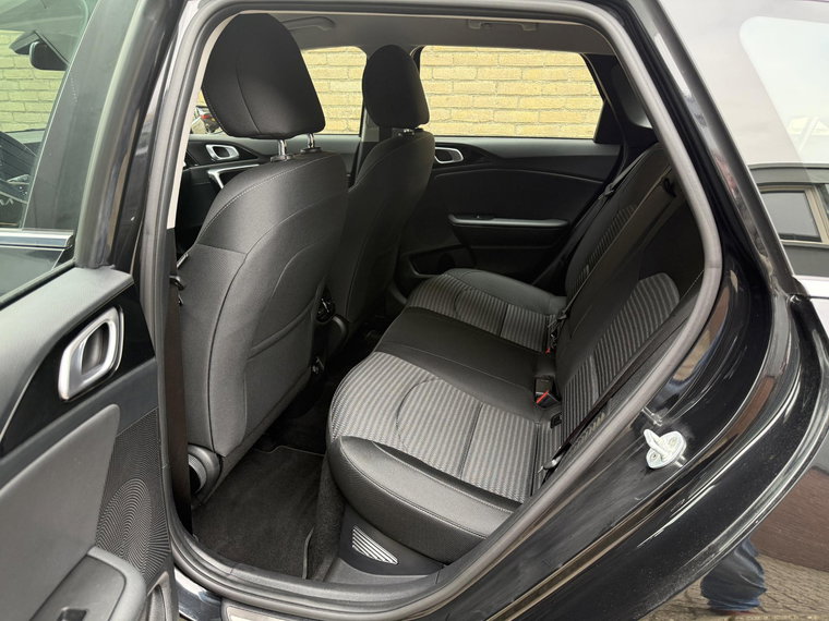 Vehicle Image 26