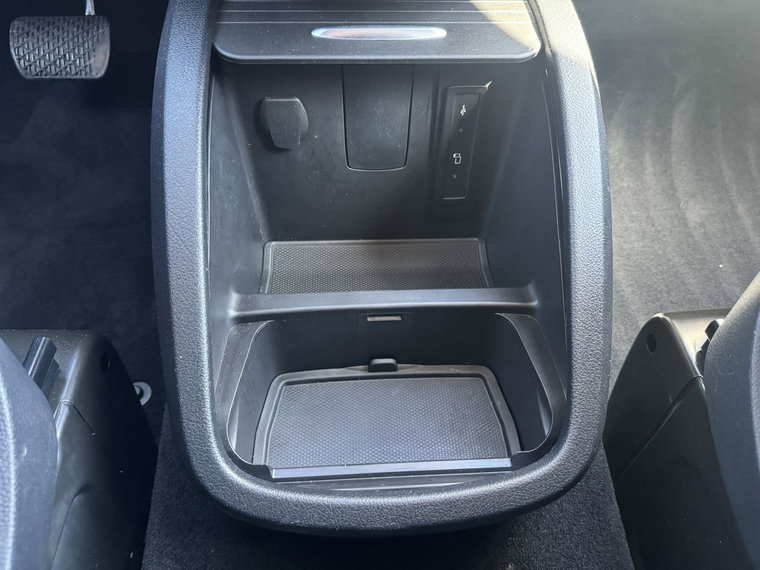 Vehicle Image 37