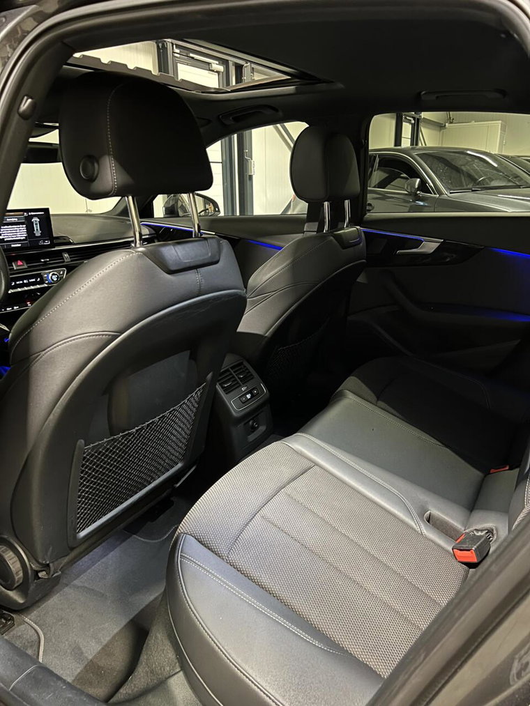 Vehicle Image 32