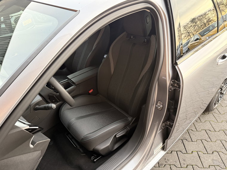 Vehicle Image 39