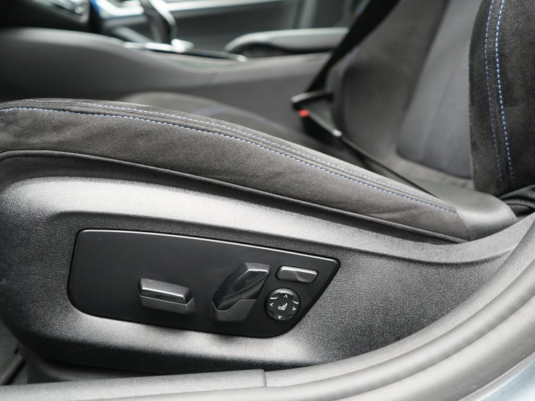 Vehicle Image 33