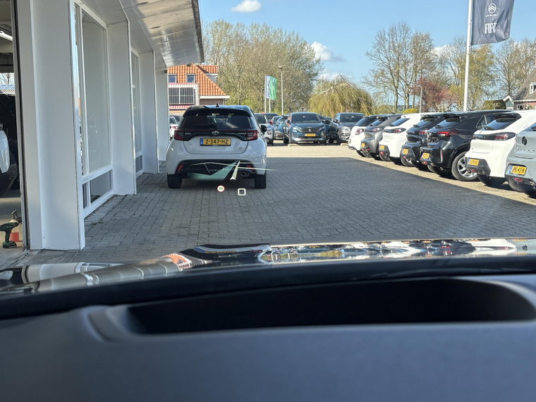 Vehicle Image 18