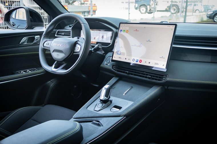 Vehicle Image 12