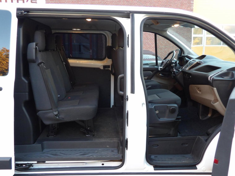 Vehicle Image 13