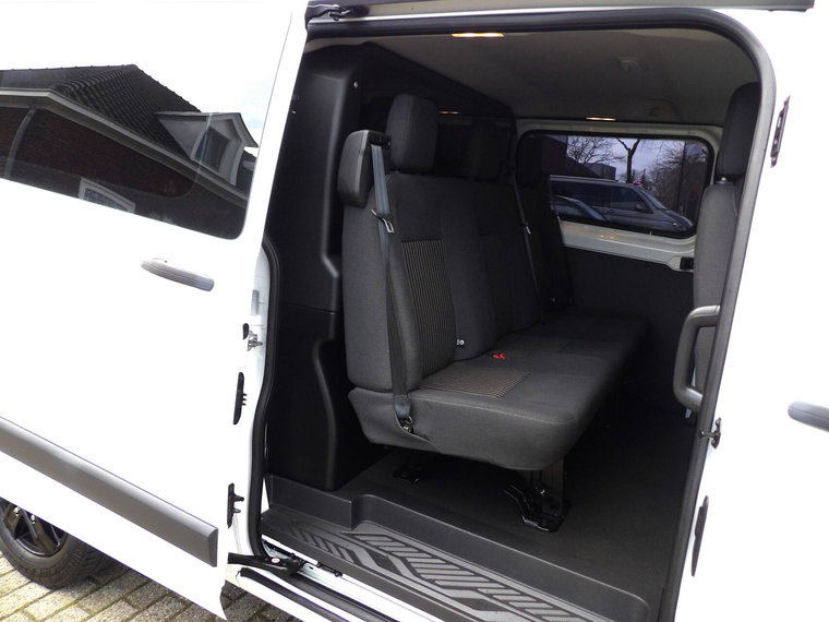 Vehicle Image 14