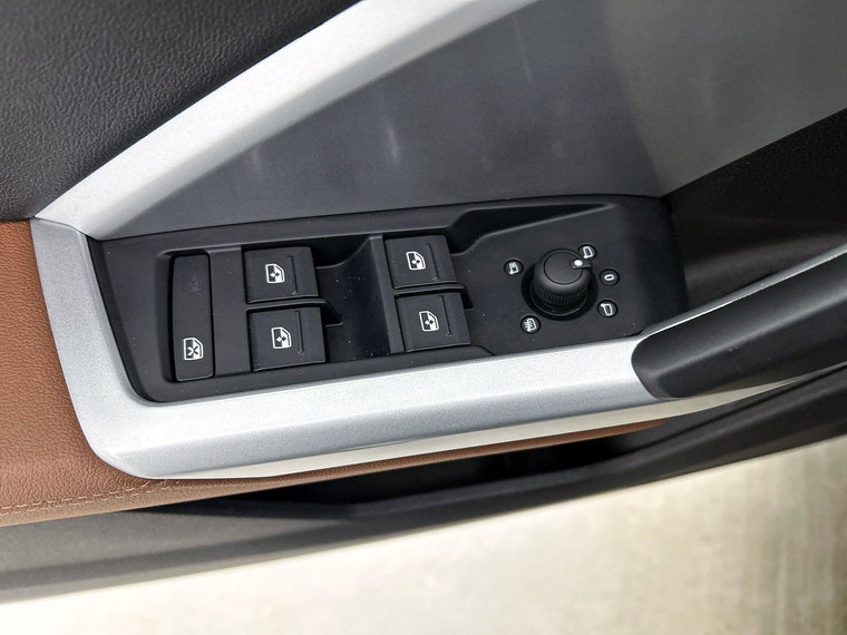 Vehicle Image 39
