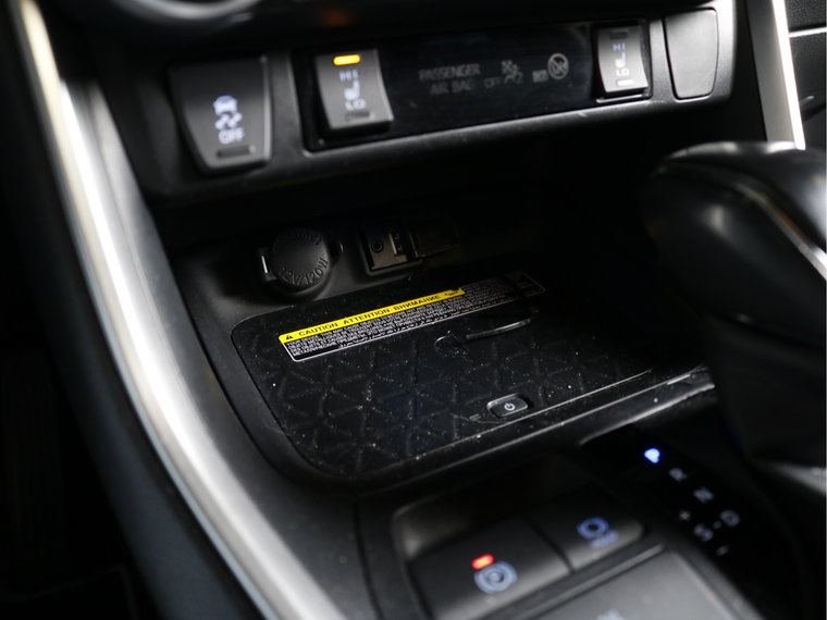 Vehicle Image 25