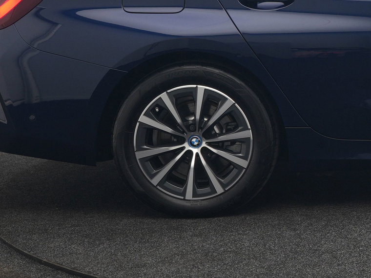 Vehicle Image 50
