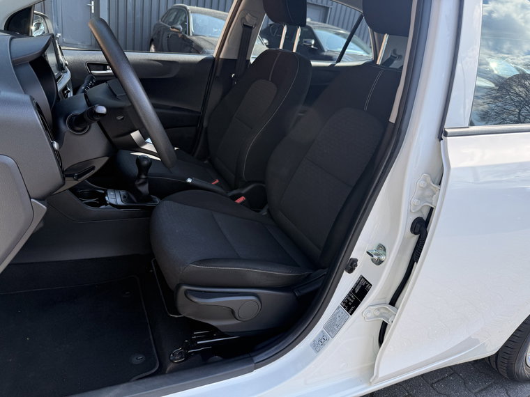 Vehicle Image 38
