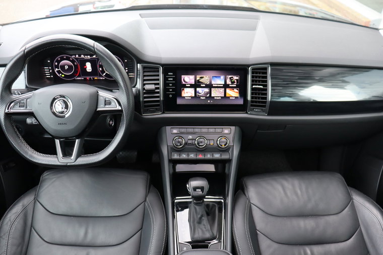 Vehicle Image 9