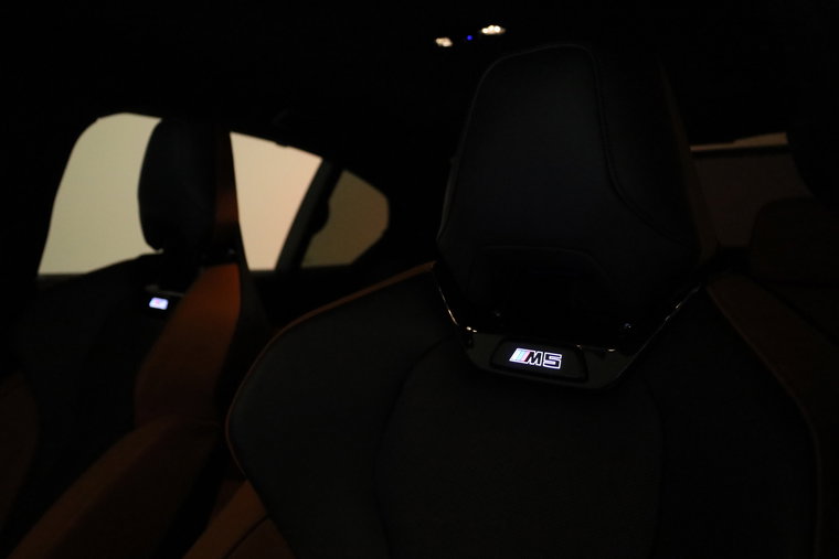 Vehicle Image 32