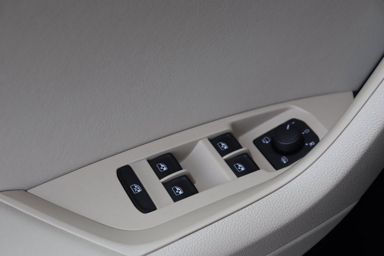 Vehicle Image 37