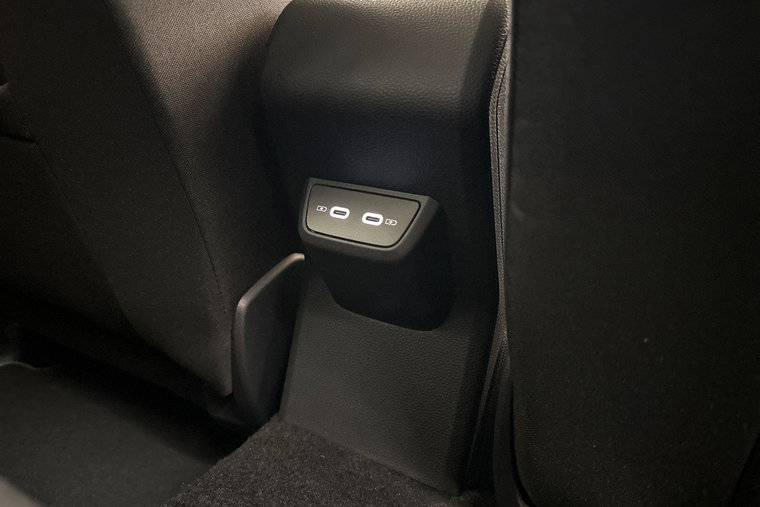 Vehicle Image 13