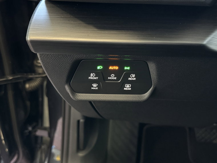 Vehicle Image 23