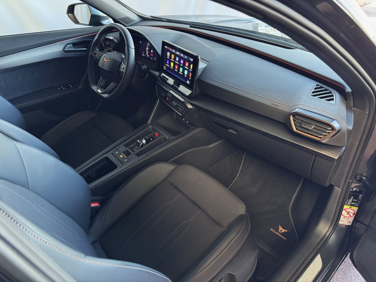 Vehicle Image 32