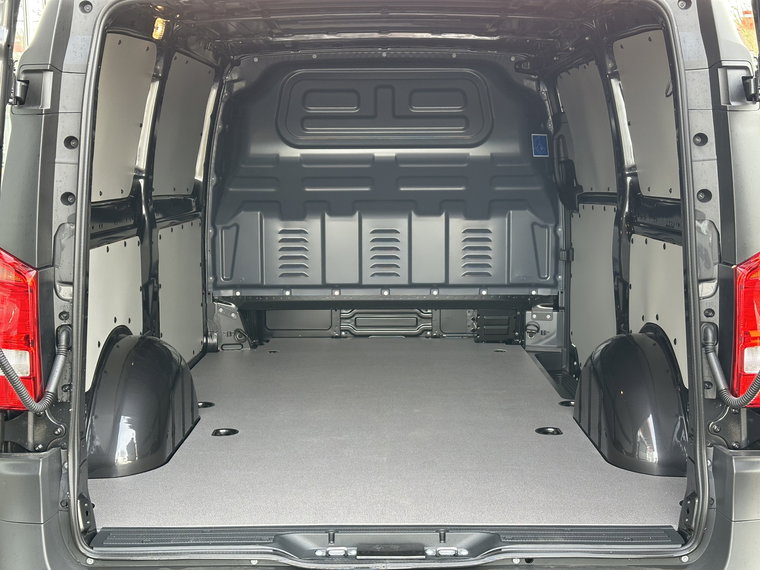 Vehicle Image 28