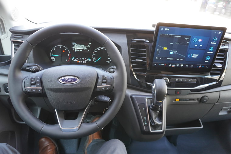 Vehicle Image 16