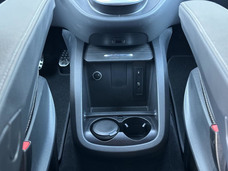 Vehicle Image 38