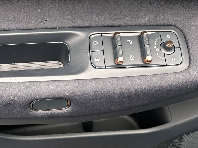 Vehicle Image 33