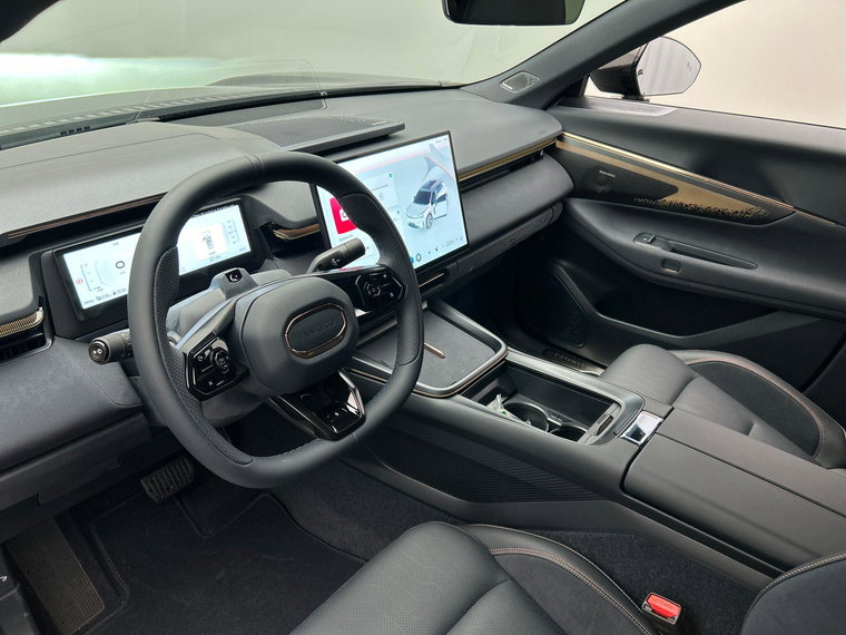 Vehicle Image 9