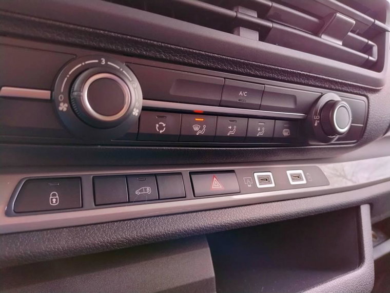 Vehicle Image 37