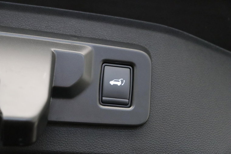 Vehicle Image 38