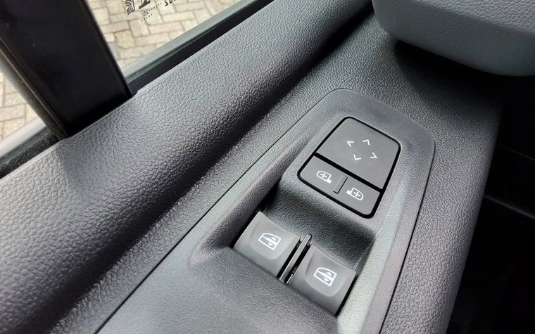 Vehicle Image 26