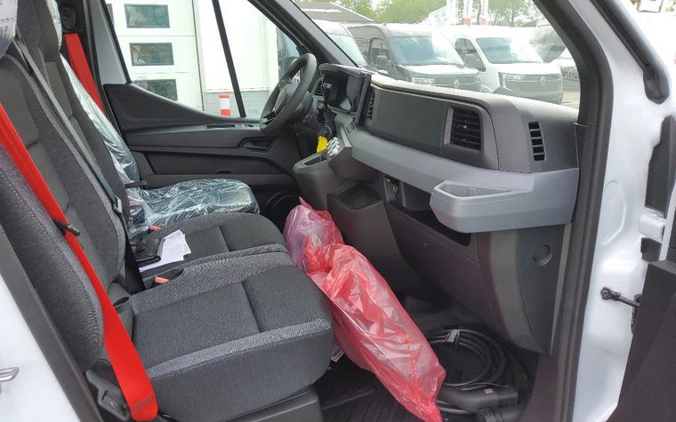 Vehicle Image 30