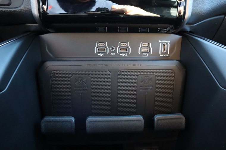 Vehicle Image 38