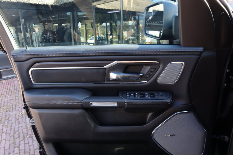 Vehicle Image 45