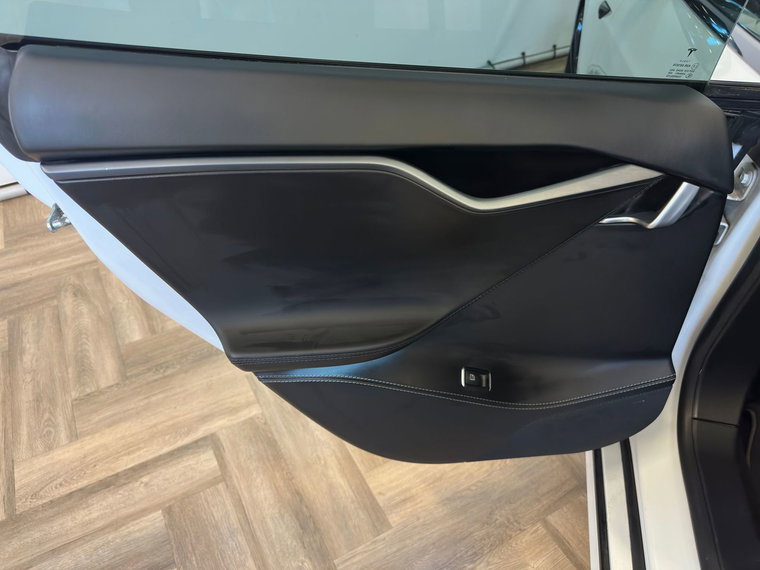 Vehicle Image 33