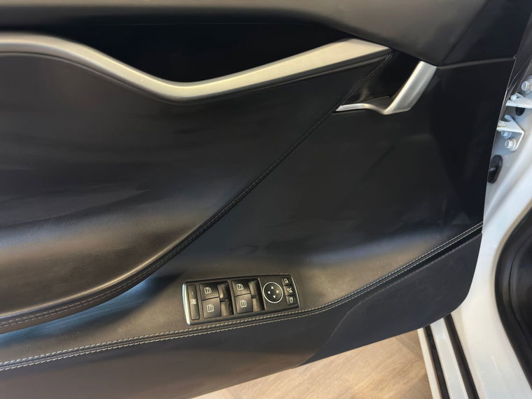 Vehicle Image 36