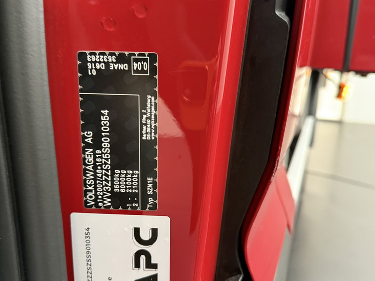 Vehicle Image 25