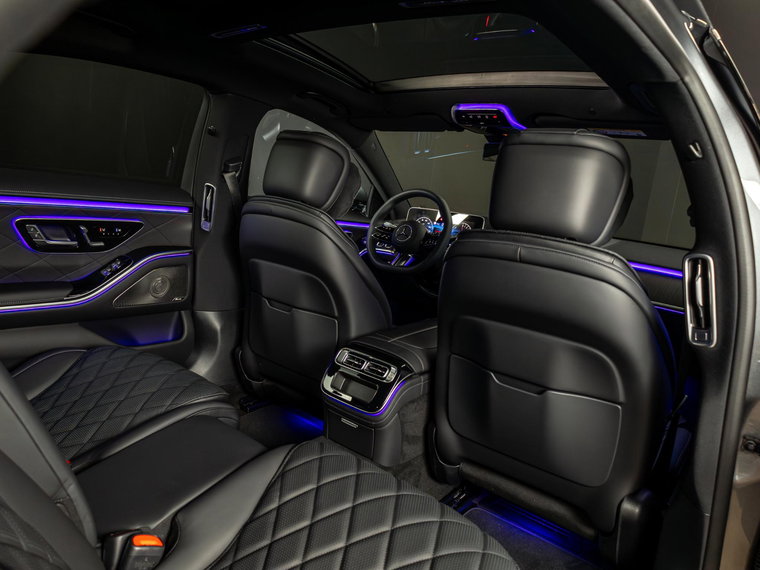 Vehicle Image 30