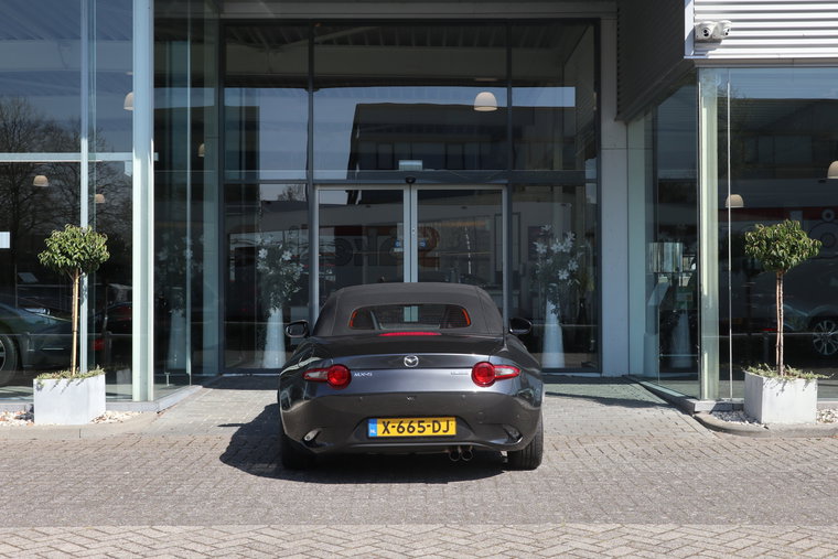 Vehicle Image 28