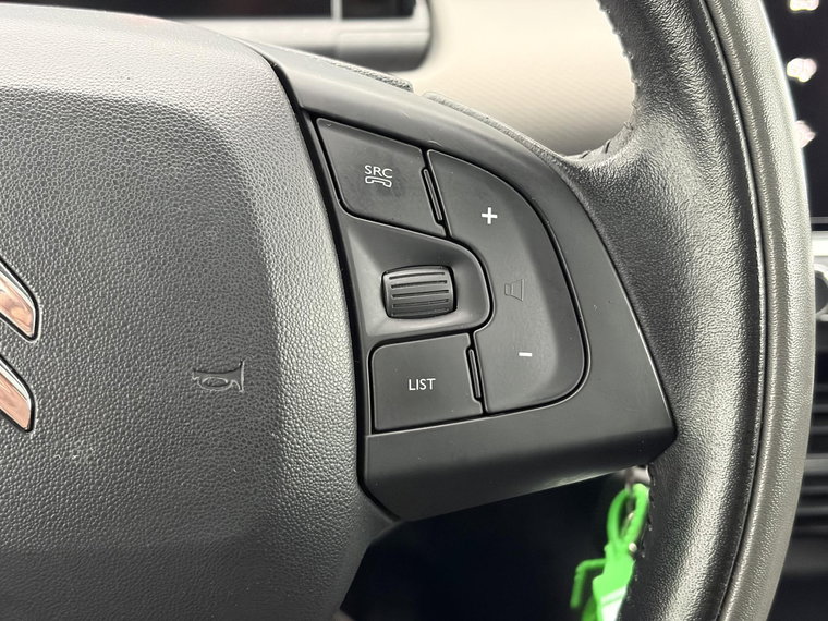 Vehicle Image 26