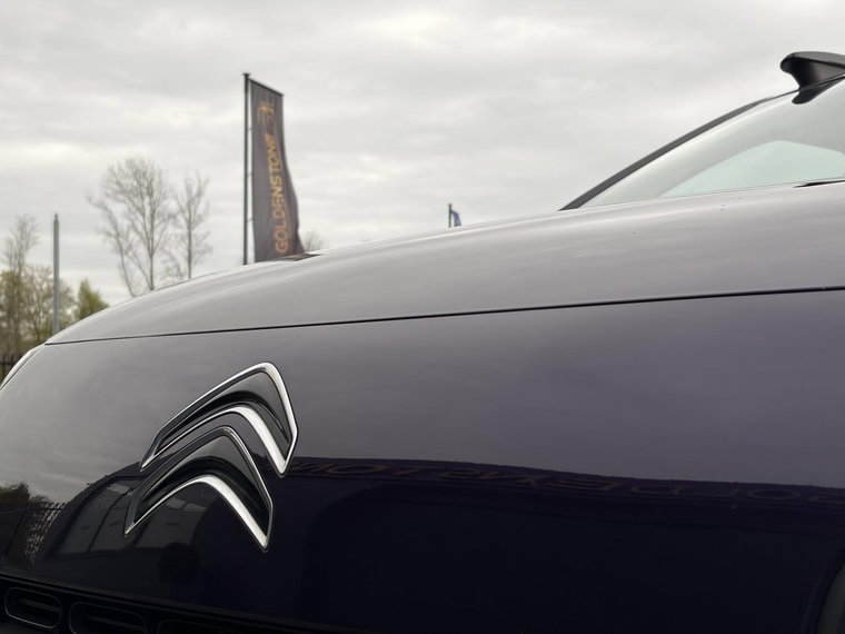 Vehicle Image 38