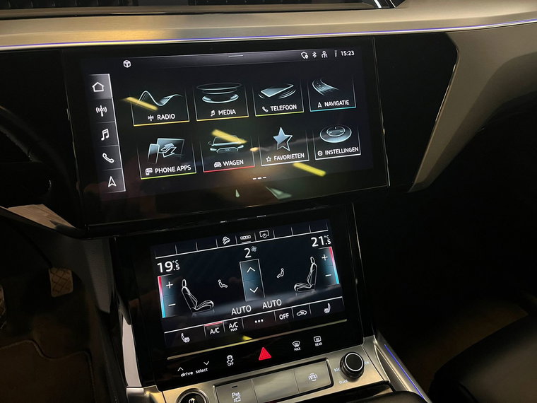 Vehicle Image 15