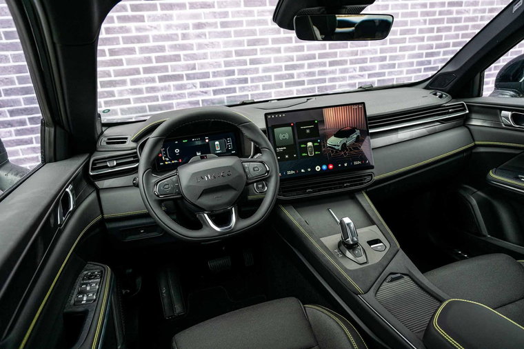 Vehicle Image 25